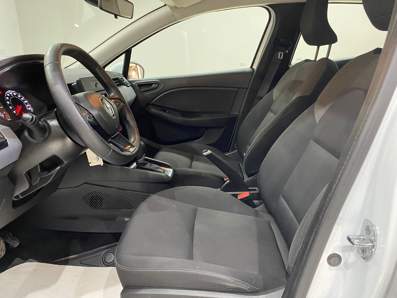 2022 Benzin Otomatik Renault Clio Beyaz Gürel Tasarım Aksesuar Otomotiv San. Tic. Ltd. Şti.