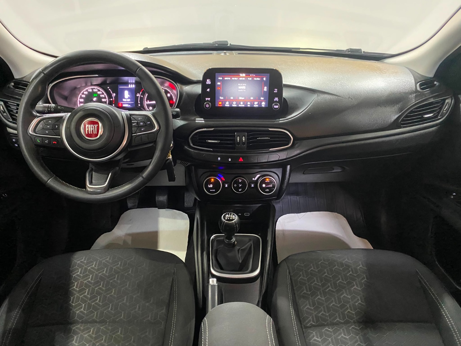 2021 Benzin Manuel Fiat Egea Cross Beyaz Gürel Tasarım Aksesuar Otomotiv San. Tic. Ltd. Şti.
