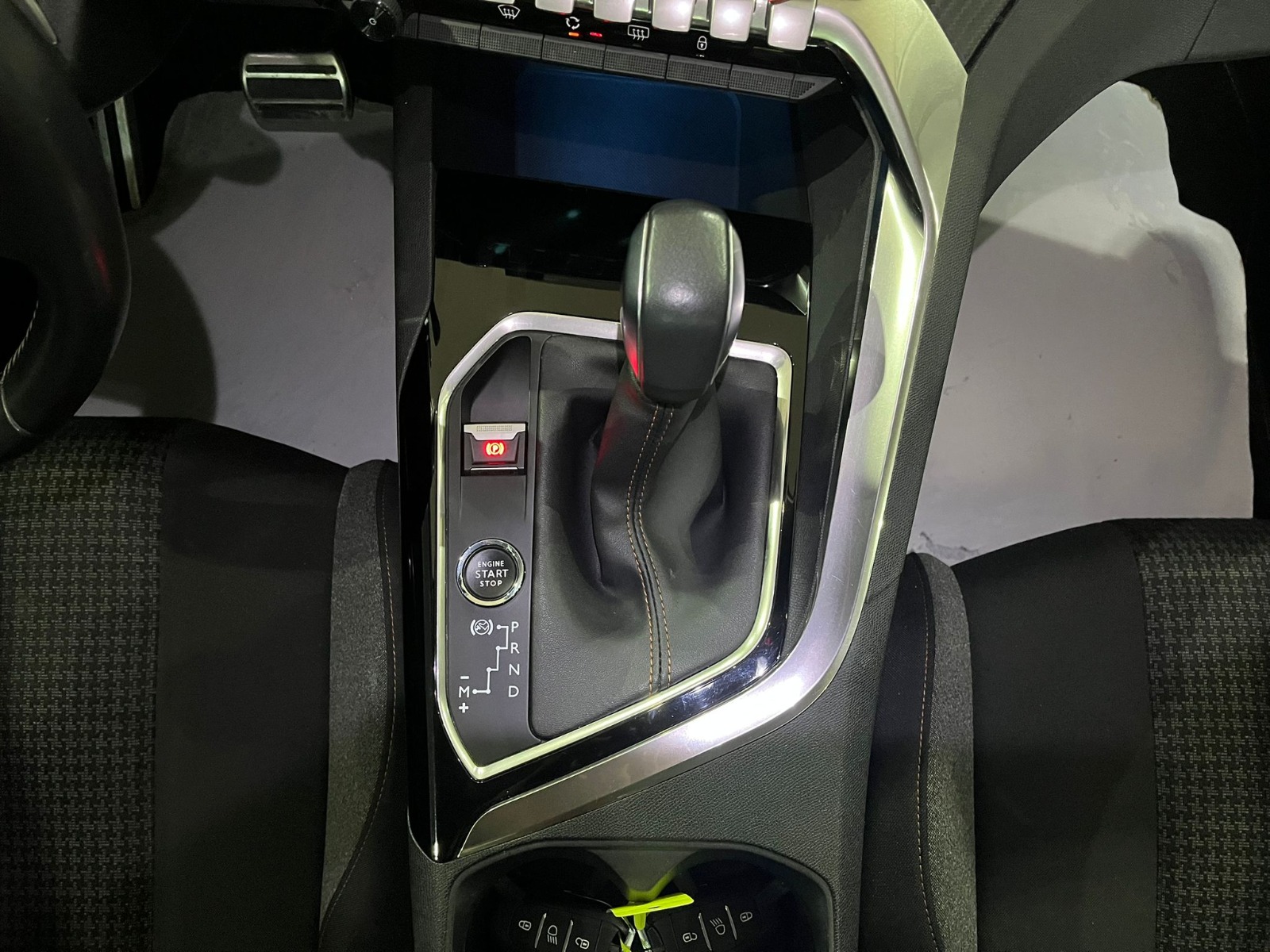 TaksitliOto.Net | 2.El Peugeot 3008 Crossover 1.5 BlueHDI Active Life Sky Pack EAT6 | Otomatik & Dizel | Kırmızı | İzmir.2el 2020 Dizel Otomatik Peugeot 3008 Kırmızı Gürel Tasarım Aksesuar Otomotiv San. Tic. Ltd. Şti.