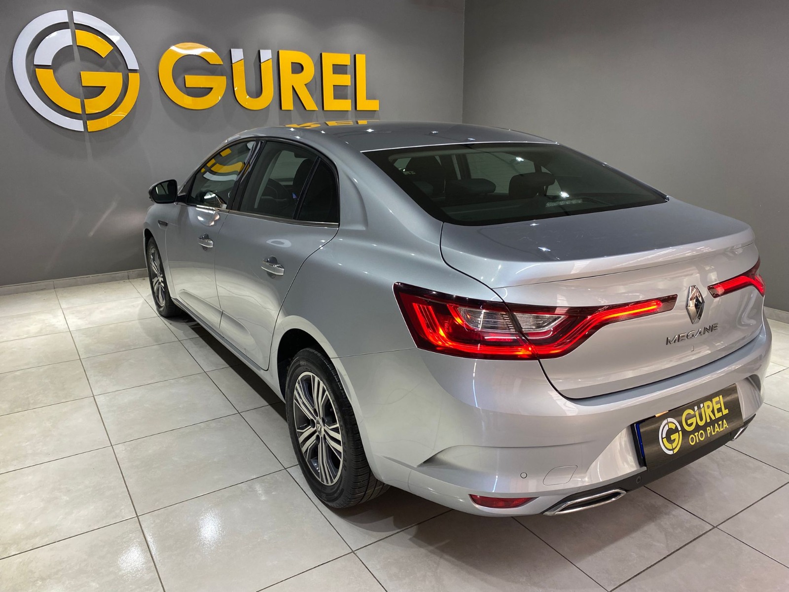 2023 Benzin Otomatik Renault Megane Gri Gürel Tasarım Aksesuar Otomotiv San. Tic. Ltd. Şti.