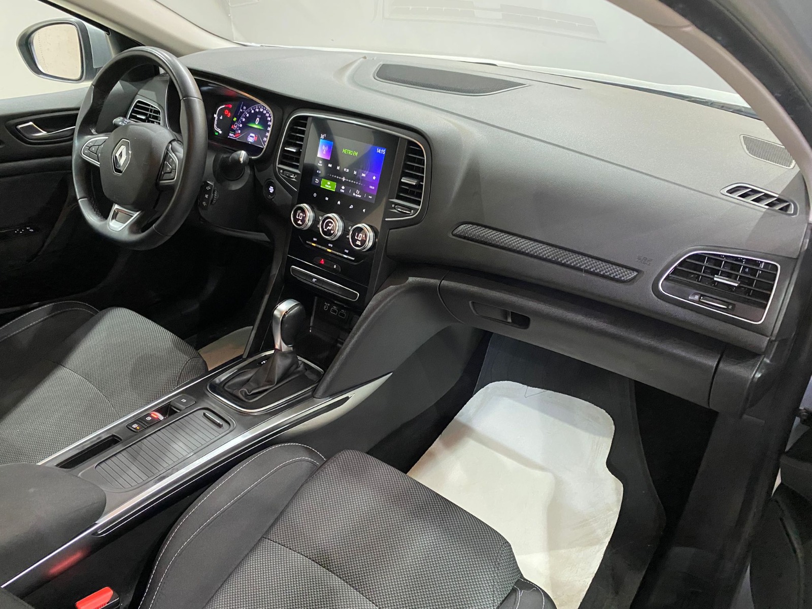 2023 Benzin Otomatik Renault Megane Gri Gürel Tasarım Aksesuar Otomotiv San. Tic. Ltd. Şti.