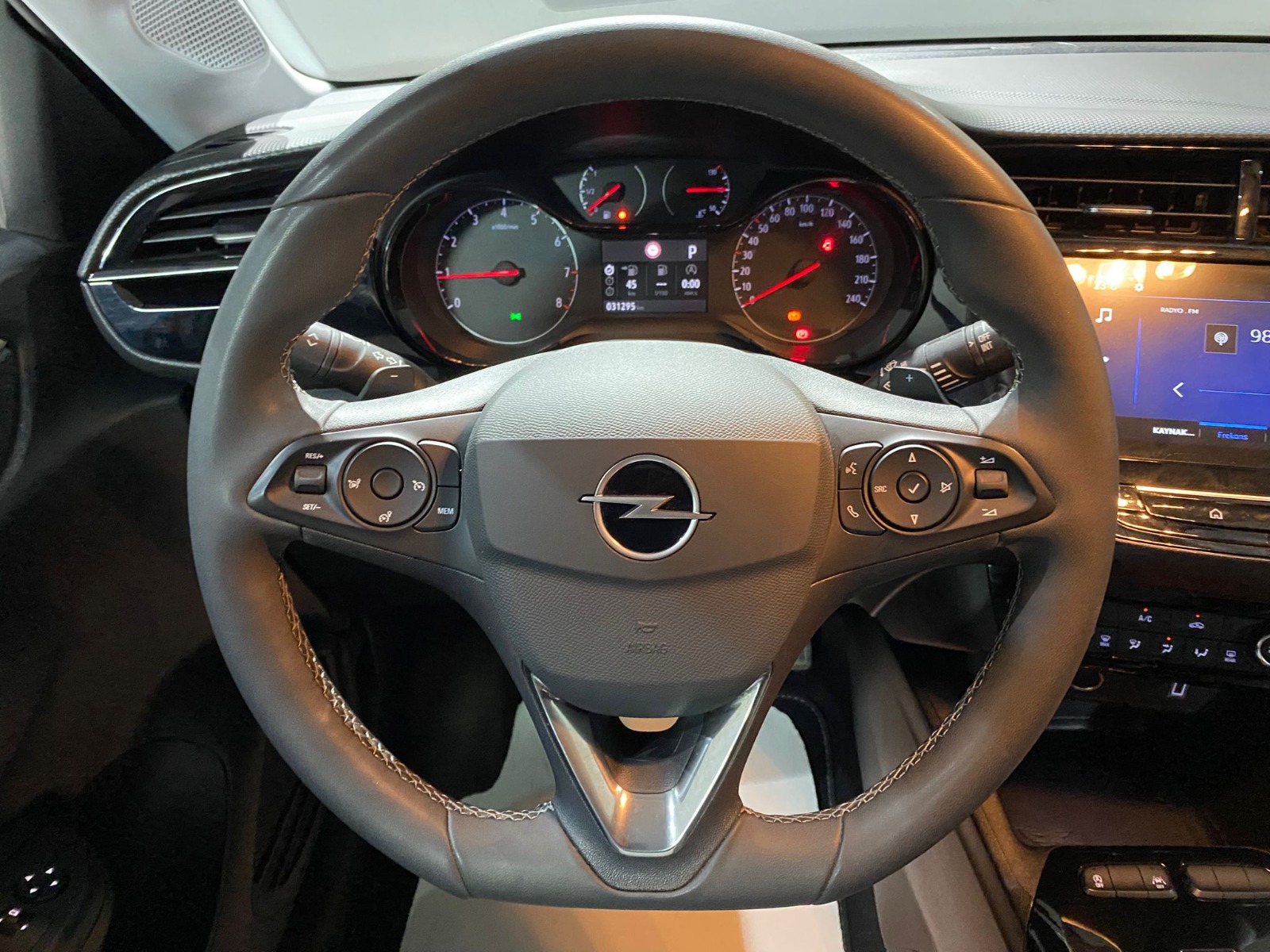 2024 Benzin Otomatik Opel Corsa Kırmızı Gürel Tasarım Aksesuar Otomotiv San. Tic. Ltd. Şti.
