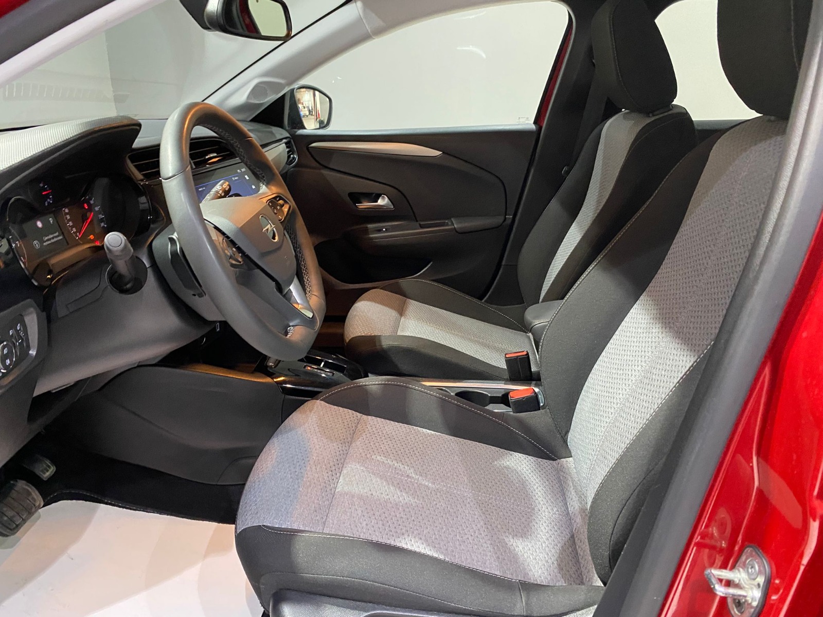 2024 Benzin Otomatik Opel Corsa Kırmızı Gürel Tasarım Aksesuar Otomotiv San. Tic. Ltd. Şti.