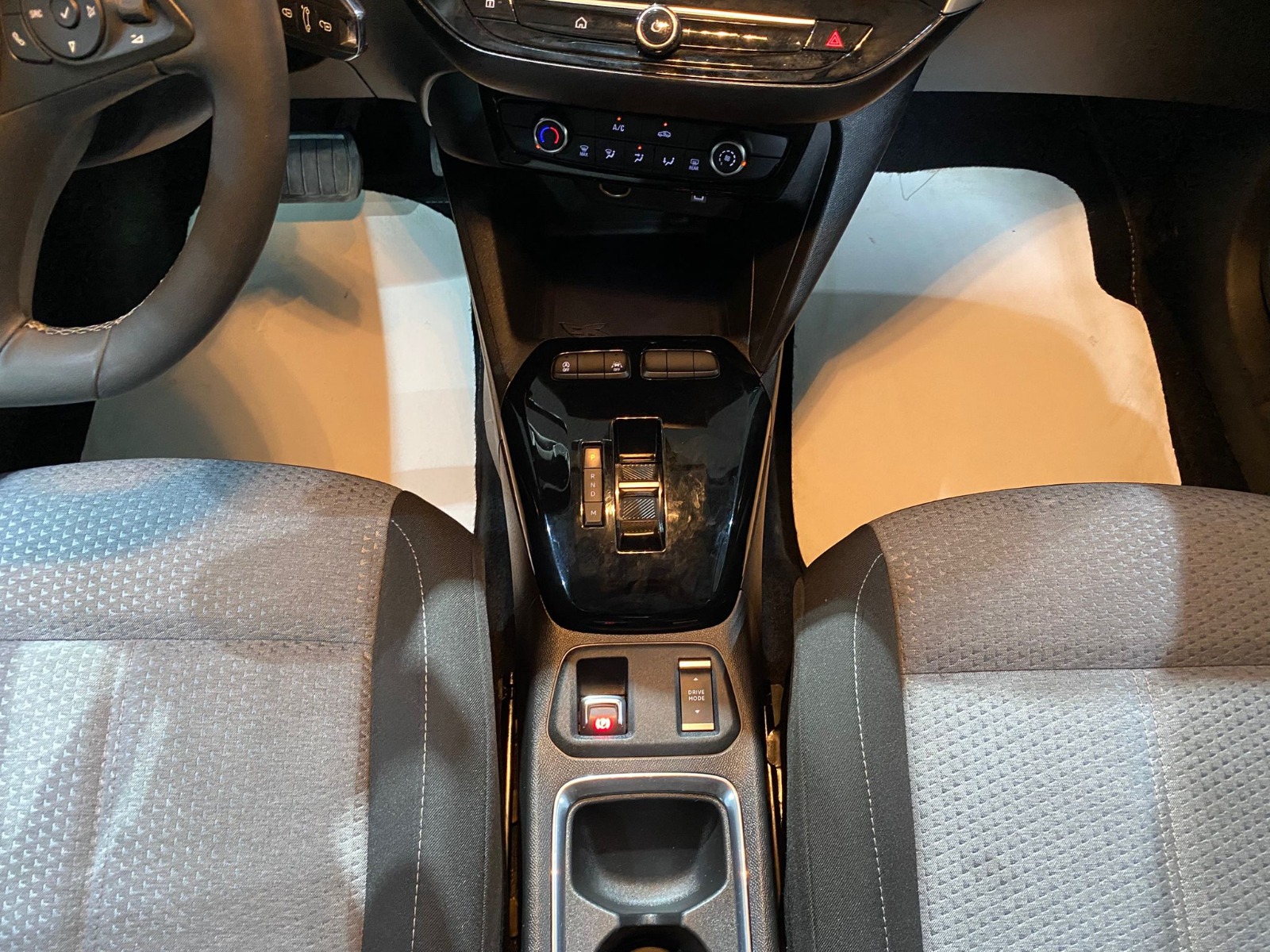 2024 Benzin Otomatik Opel Corsa Kırmızı Gürel Tasarım Aksesuar Otomotiv San. Tic. Ltd. Şti.