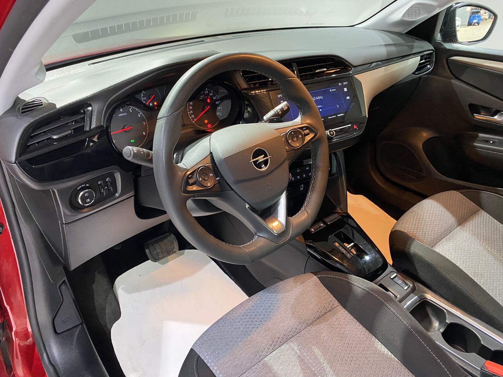 2024 Benzin Otomatik Opel Corsa Kırmızı Gürel Tasarım Aksesuar Otomotiv San. Tic. Ltd. Şti.