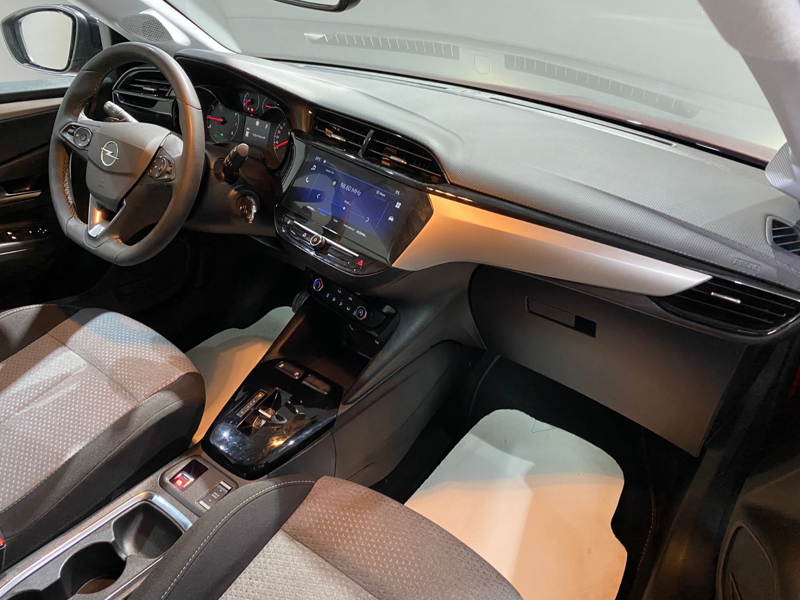 2024 Benzin Otomatik Opel Corsa Kırmızı Gürel Tasarım Aksesuar Otomotiv San. Tic. Ltd. Şti.