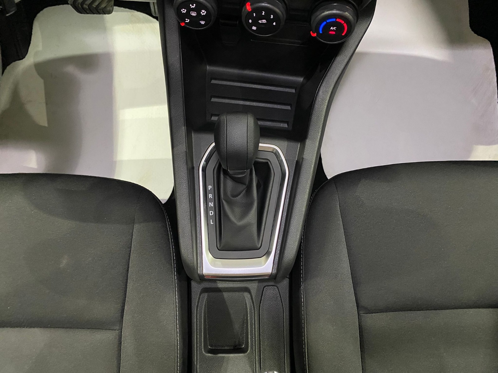 2023 Benzin Otomatik Renault Clio Mavi Gürel Tasarım Aksesuar Otomotiv San. Tic. Ltd. Şti.