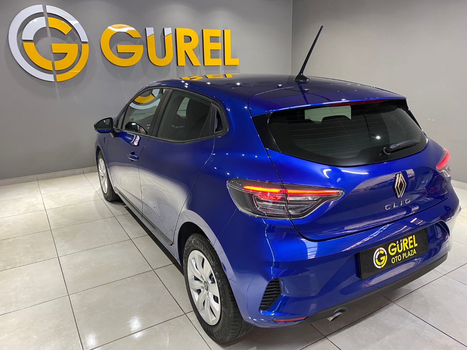 2023 Benzin Otomatik Renault Clio Mavi Gürel Tasarım Aksesuar Otomotiv San. Tic. Ltd. Şti.
