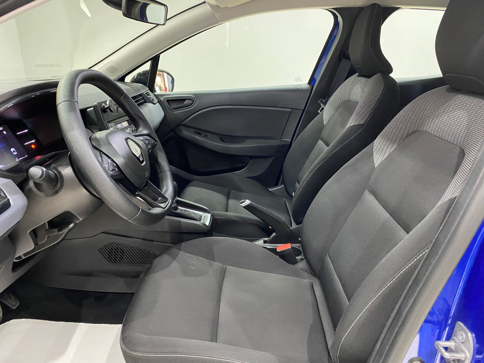 2023 Benzin Otomatik Renault Clio Mavi Gürel Tasarım Aksesuar Otomotiv San. Tic. Ltd. Şti.
