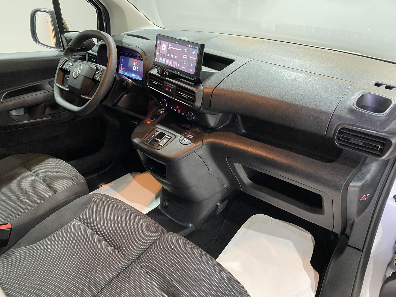 2024 Dizel Otomatik Citroen Berlingo Beyaz Gürel Tasarım Aksesuar Otomotiv San. Tic. Ltd. Şti.