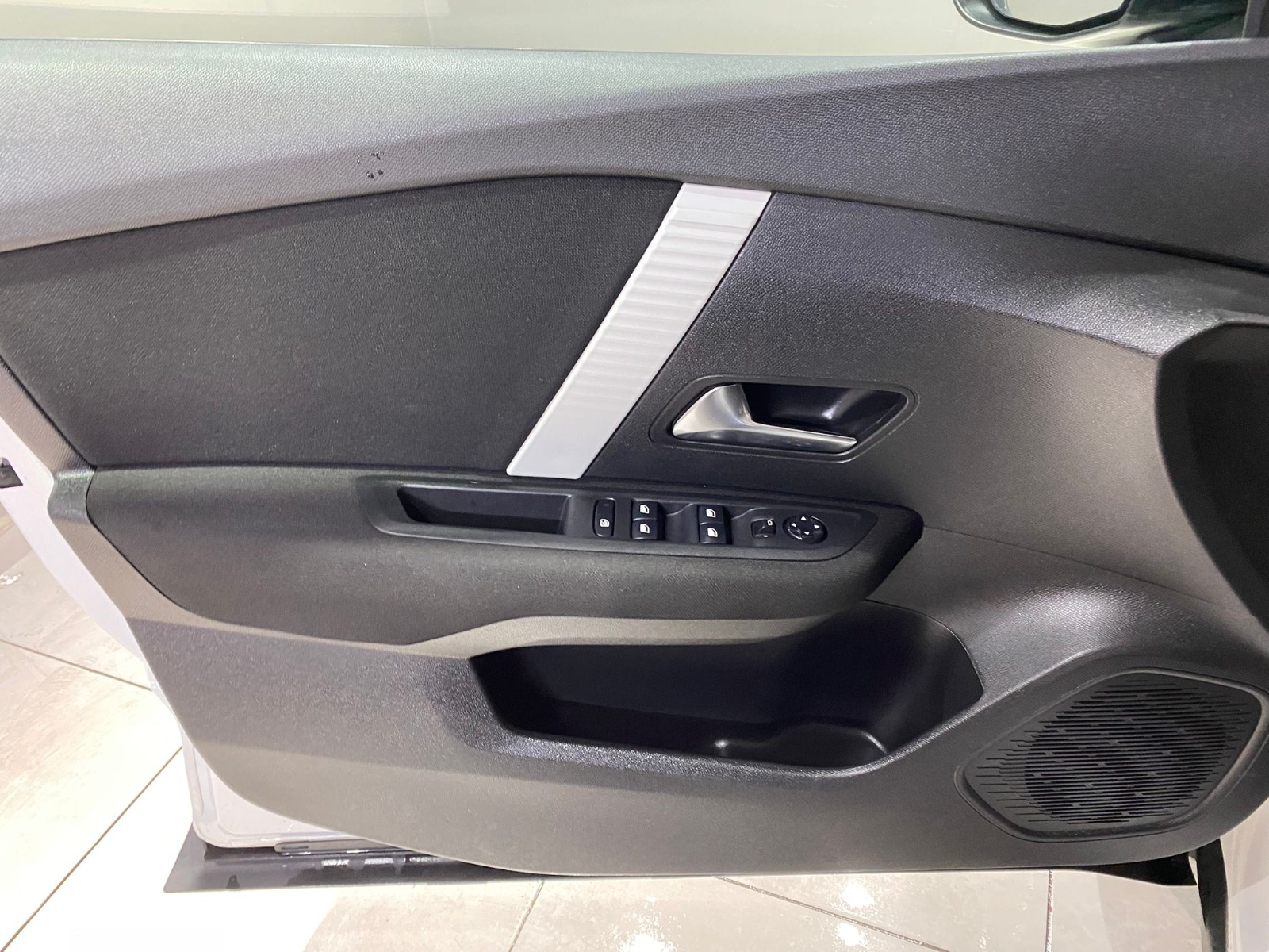 2022 Benzin Otomatik Citroen C4 Beyaz Gürel Tasarım Aksesuar Otomotiv San. Tic. Ltd. Şti.