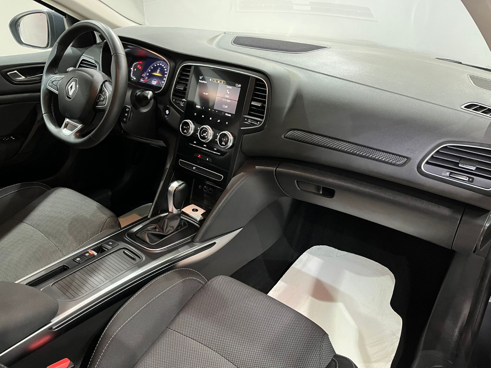 2023 Benzin Otomatik Renault Megane Gri Gürel Tasarım Aksesuar Otomotiv San. Tic. Ltd. Şti.