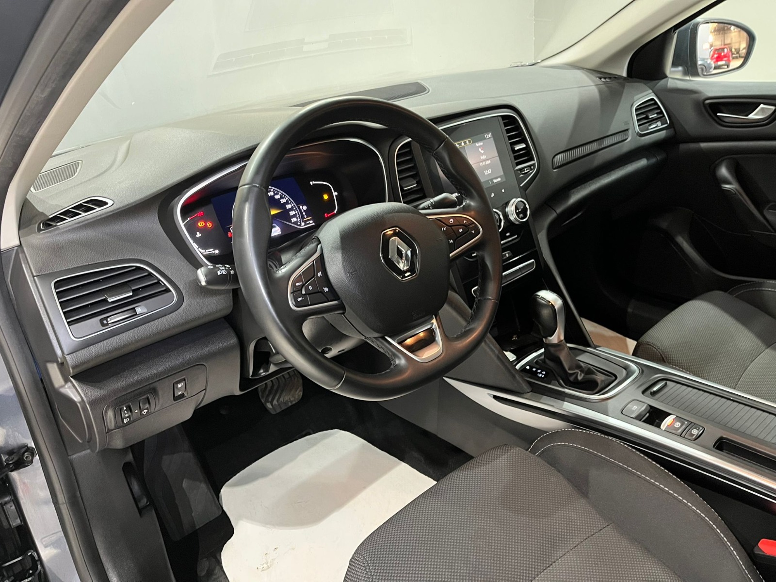 2023 Benzin Otomatik Renault Megane Gri Gürel Tasarım Aksesuar Otomotiv San. Tic. Ltd. Şti.