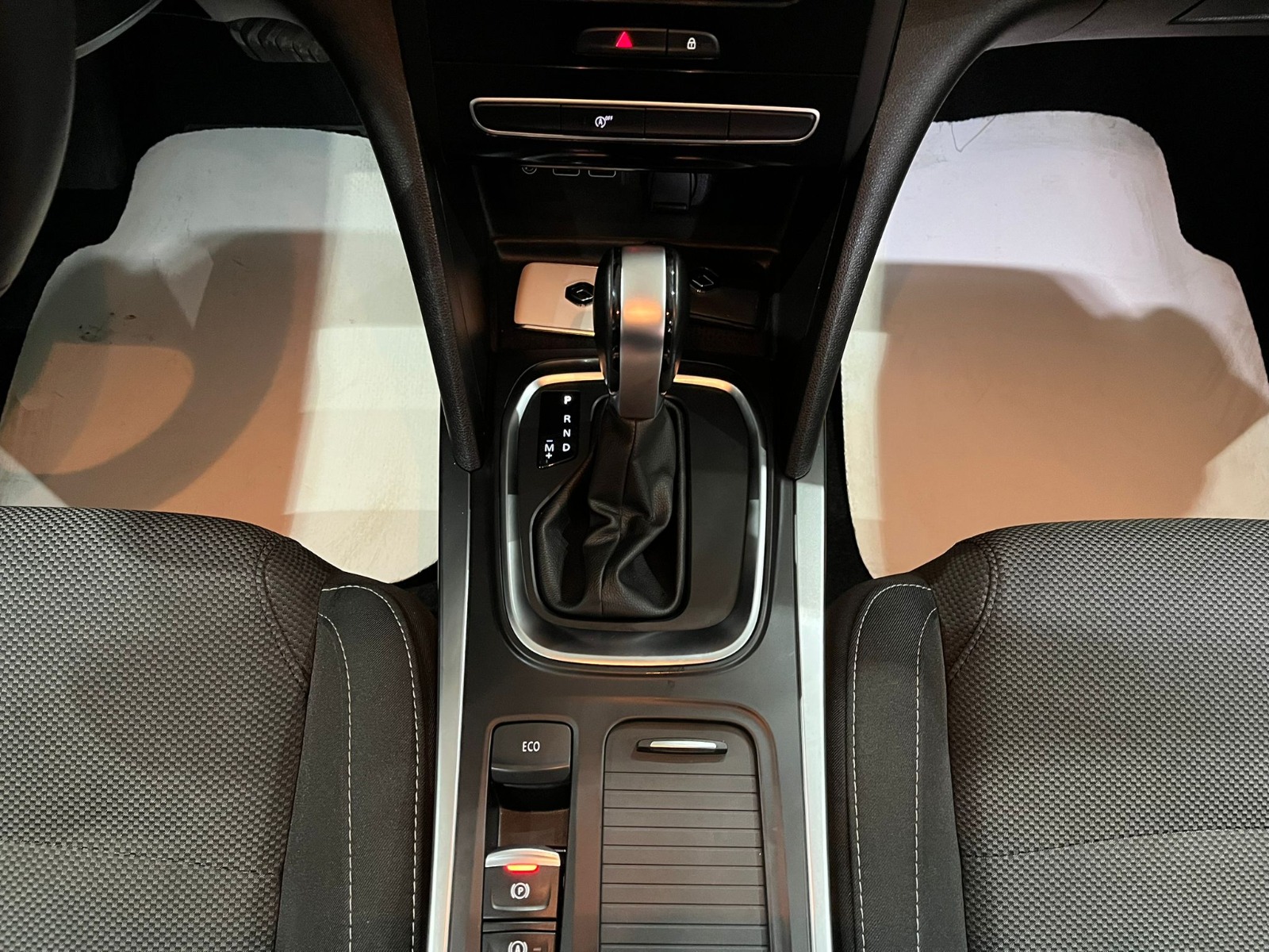 2023 Benzin Otomatik Renault Megane Gri Gürel Tasarım Aksesuar Otomotiv San. Tic. Ltd. Şti.