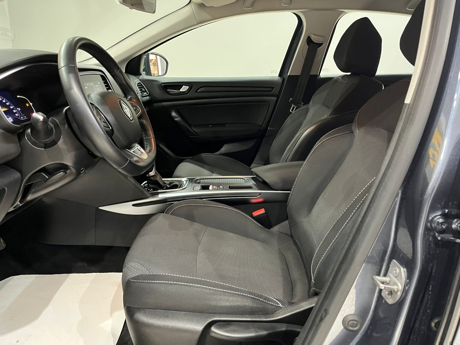 2023 Benzin Otomatik Renault Megane Gri Gürel Tasarım Aksesuar Otomotiv San. Tic. Ltd. Şti.