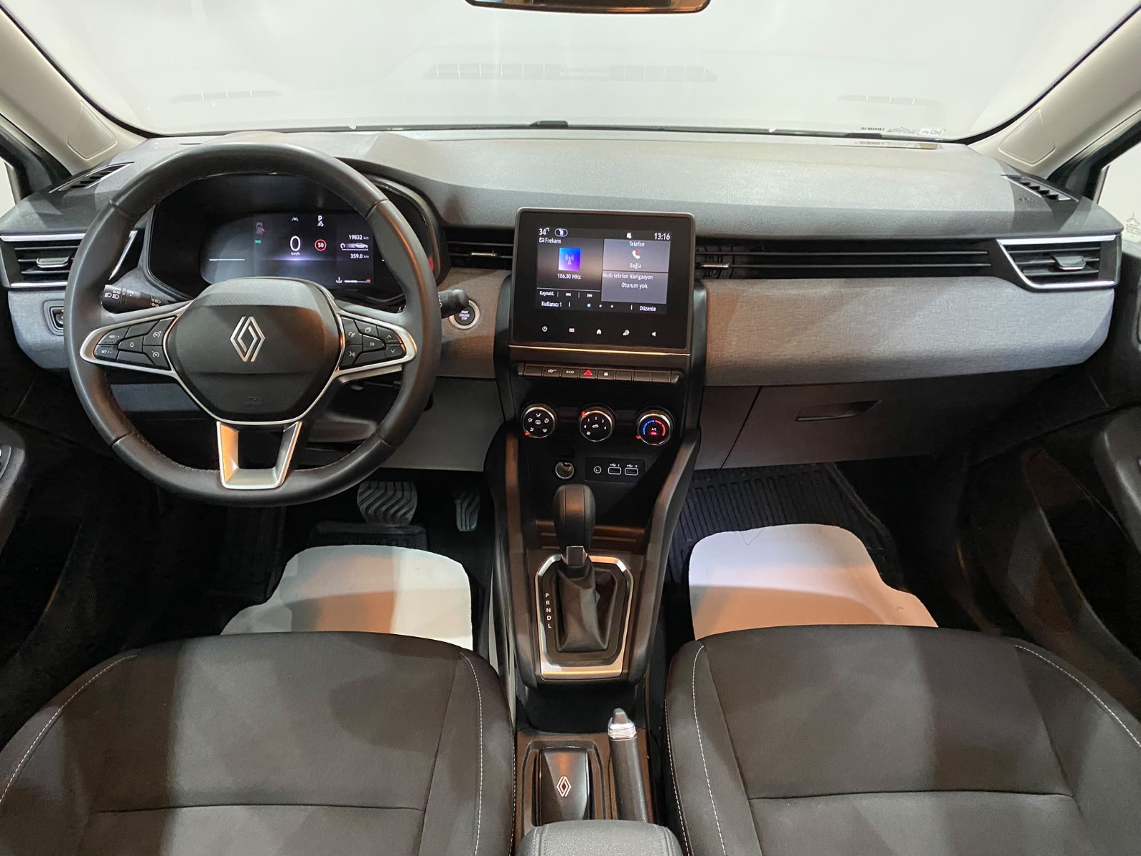 2026 Benzin Otomatik Renault Clio Gri Gürel Tasarım Aksesuar Otomotiv San. Tic. Ltd. Şti.