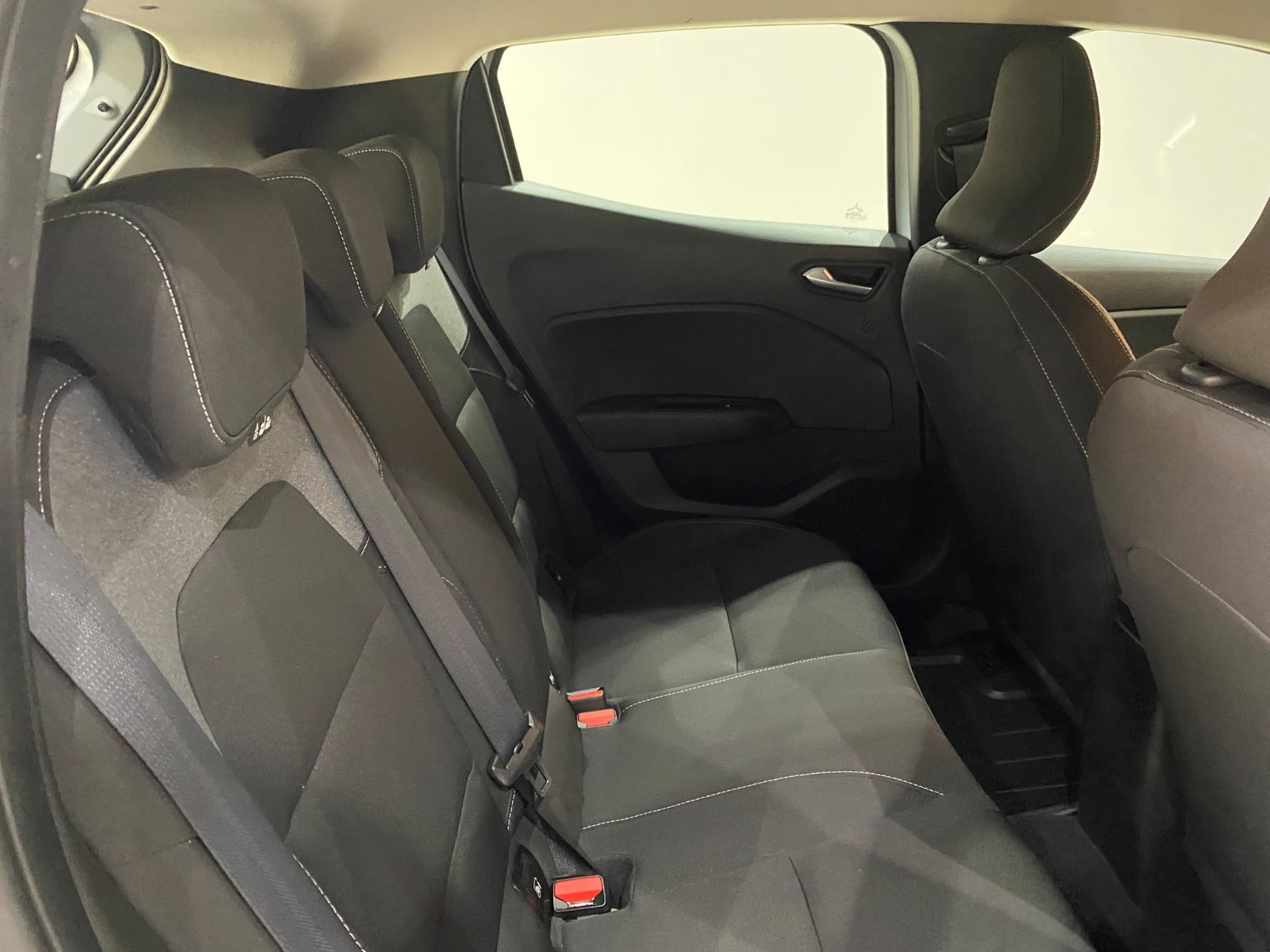 2026 Benzin Otomatik Renault Clio Gri Gürel Tasarım Aksesuar Otomotiv San. Tic. Ltd. Şti.