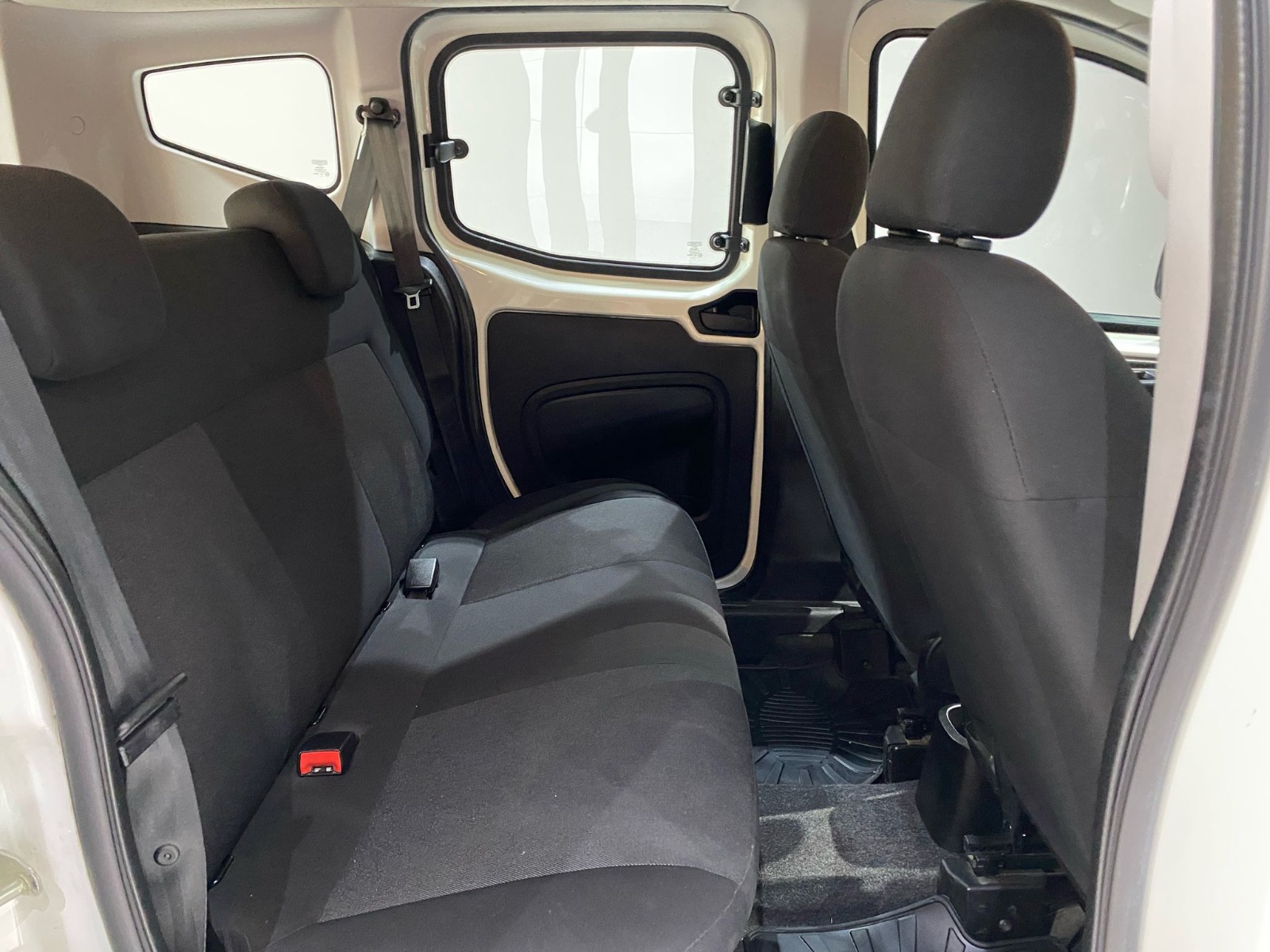 2017 Benzin Manuel Fiat Fiorino Beyaz Gürel Tasarım Aksesuar Otomotiv San. Tic. Ltd. Şti.