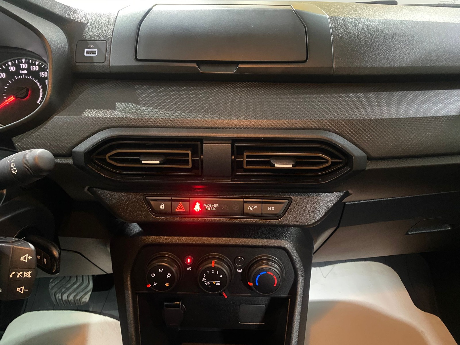 2023 Benzin Otomatik Dacia Sandero Gri Gürel Tasarım Aksesuar Otomotiv San. Tic. Ltd. Şti.