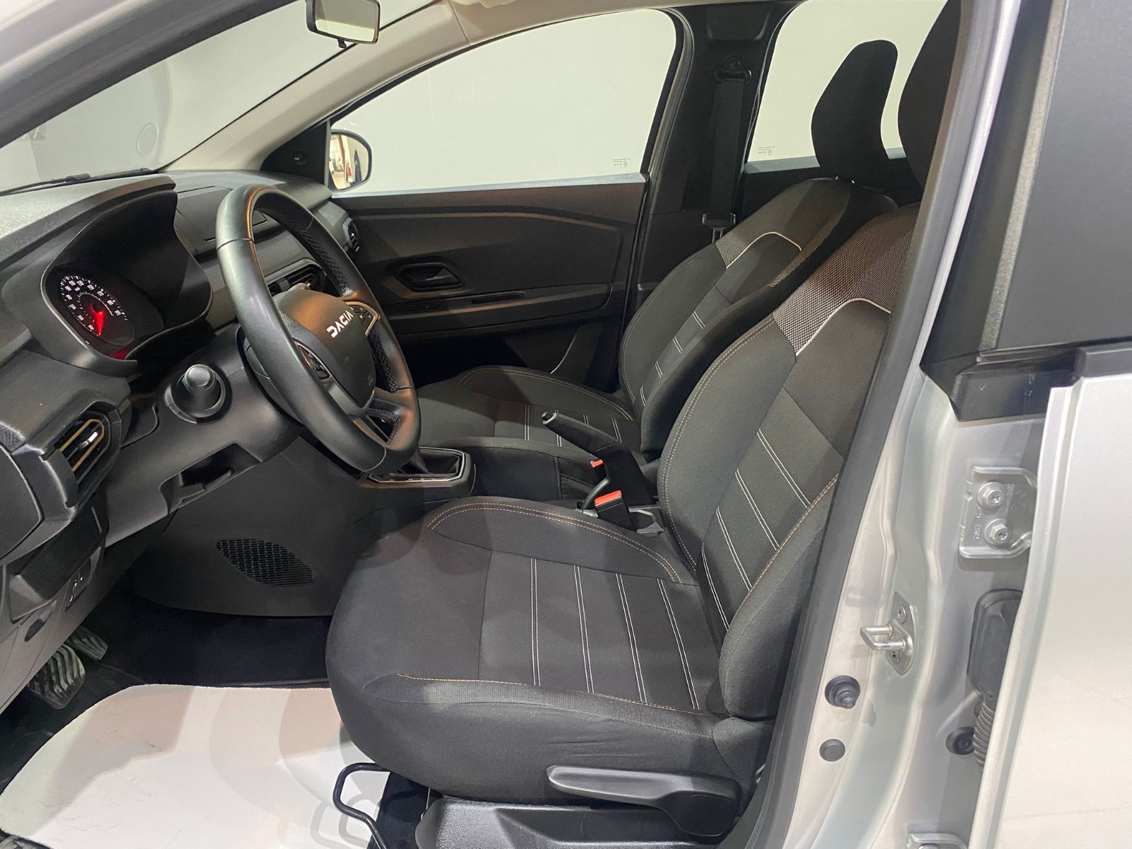 2023 Benzin Otomatik Dacia Sandero Gri Gürel Tasarım Aksesuar Otomotiv San. Tic. Ltd. Şti.