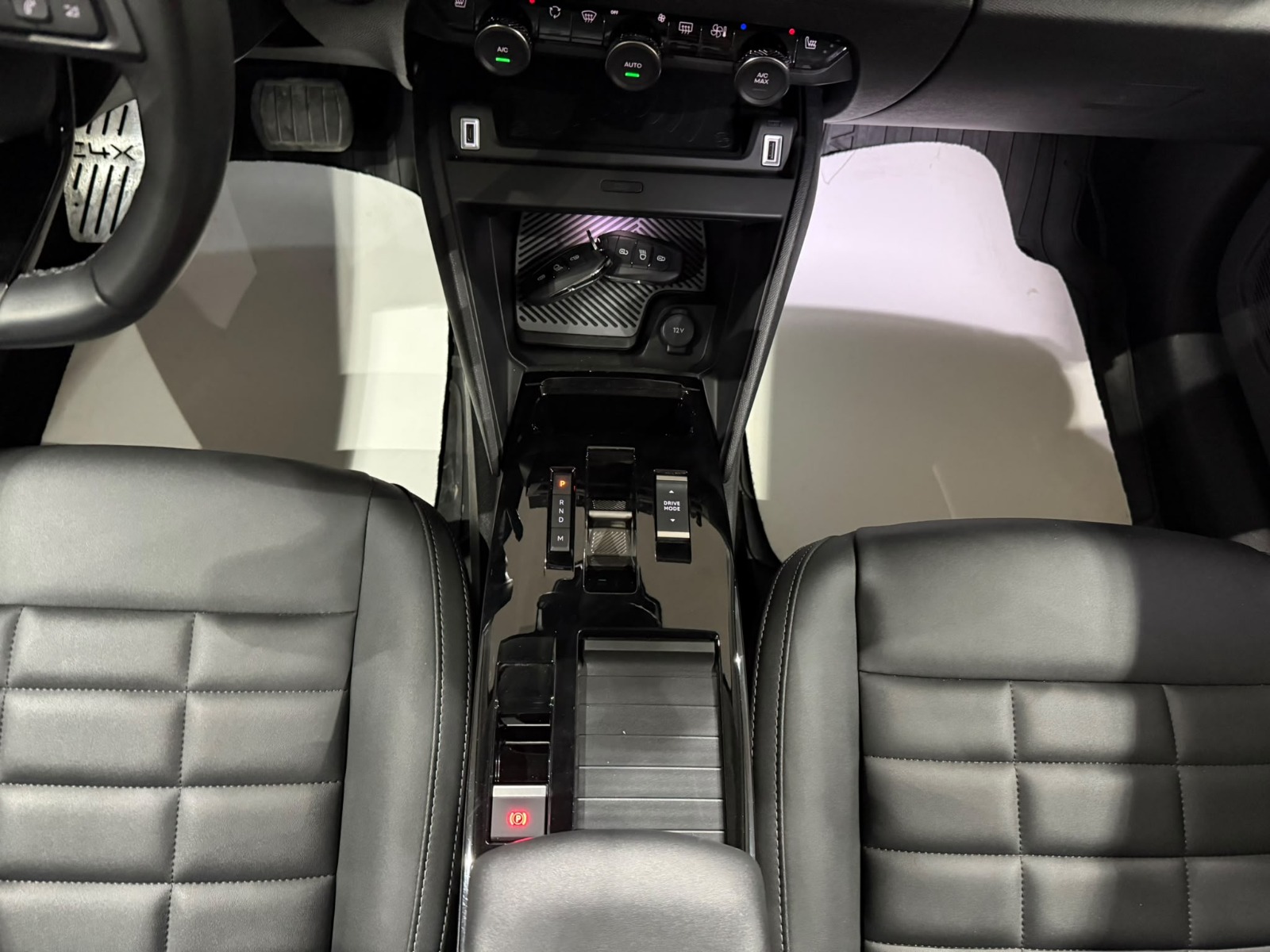 2025 Benzin Otomatik Citroen C4 X Gri Gürel Tasarım Aksesuar Otomotiv San. Tic. Ltd. Şti.