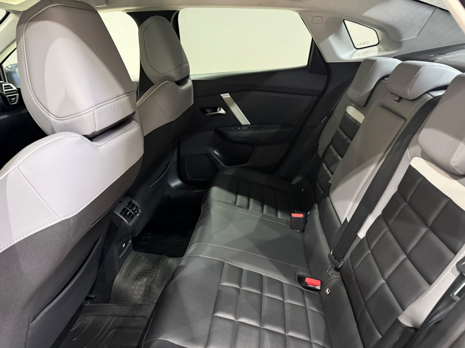 2025 Benzin Otomatik Citroen C4 X Gri Gürel Tasarım Aksesuar Otomotiv San. Tic. Ltd. Şti.