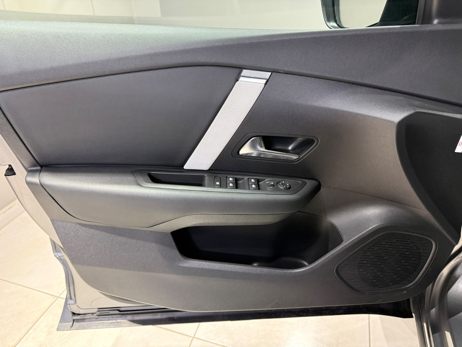 2025 Benzin Otomatik Citroen C4 X Gri Gürel Tasarım Aksesuar Otomotiv San. Tic. Ltd. Şti.