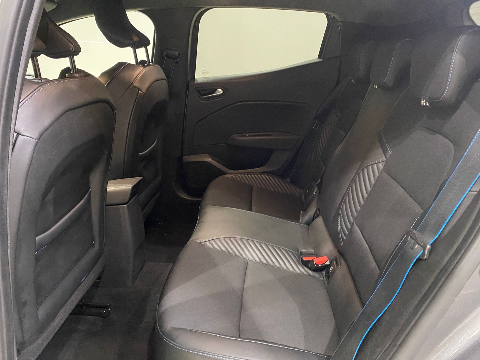 2023 Benzin Otomatik Renault Clio Gri Gürel Tasarım Aksesuar Otomotiv San. Tic. Ltd. Şti.