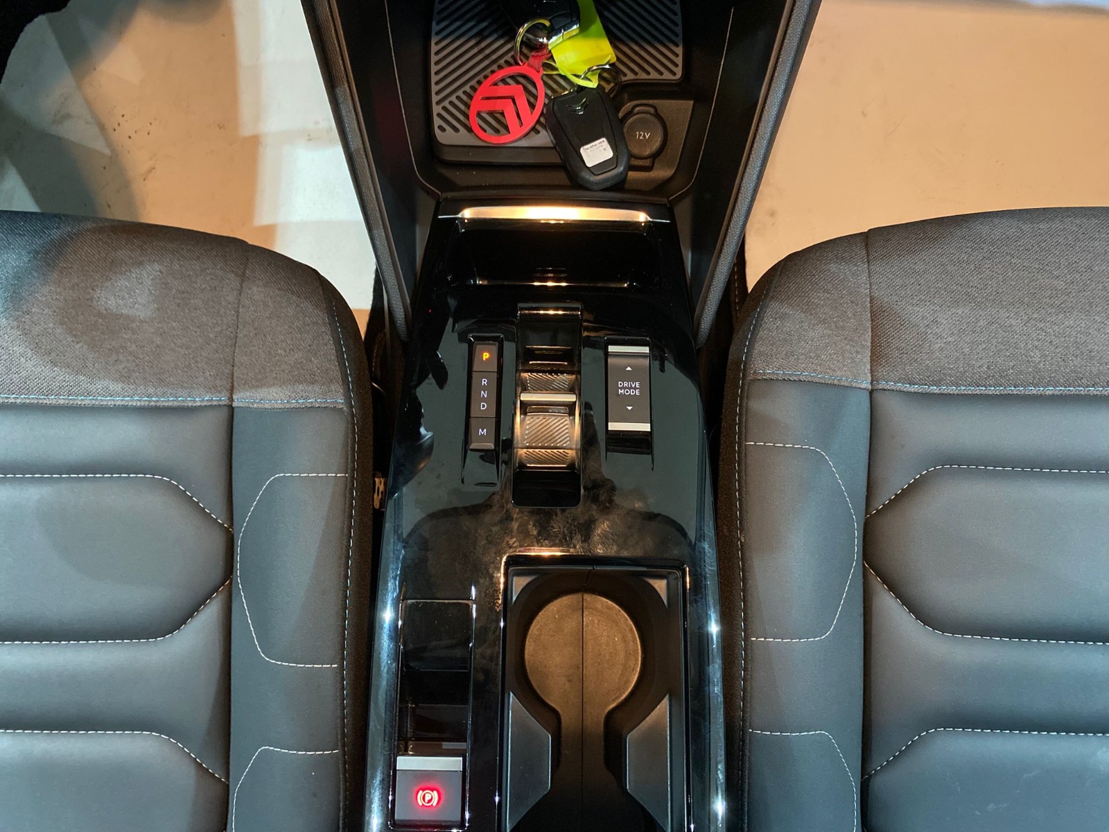 2024 Benzin Otomatik Citroen C4 Gri Gürel Tasarım Aksesuar Otomotiv San. Tic. Ltd. Şti.