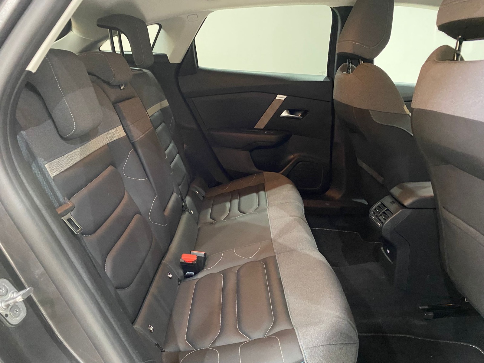 2024 Benzin Otomatik Citroen C4 Gri Gürel Tasarım Aksesuar Otomotiv San. Tic. Ltd. Şti.