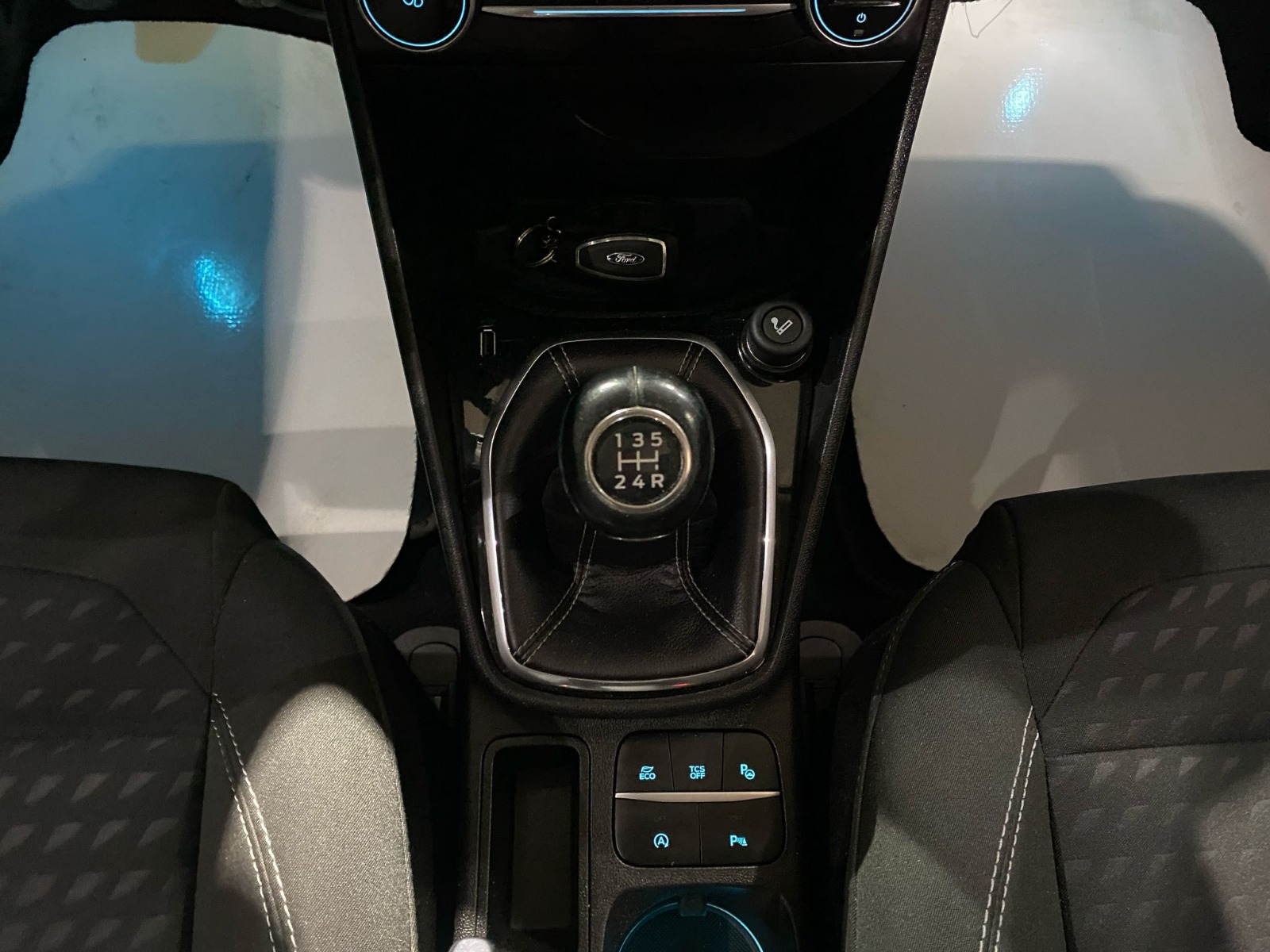 2018 Benzin Manuel Ford Fiesta Kırmızı Gürel Tasarım Aksesuar Otomotiv San. Tic. Ltd. Şti.