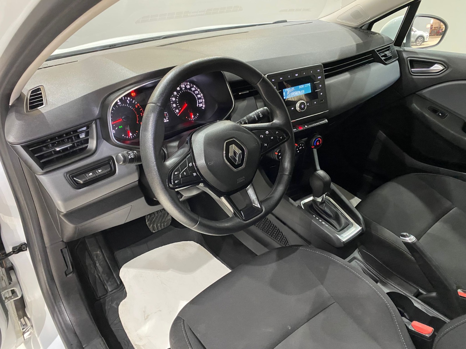 2021 Benzin Otomatik Renault Clio Beyaz Gürel Tasarım Aksesuar Otomotiv San. Tic. Ltd. Şti.