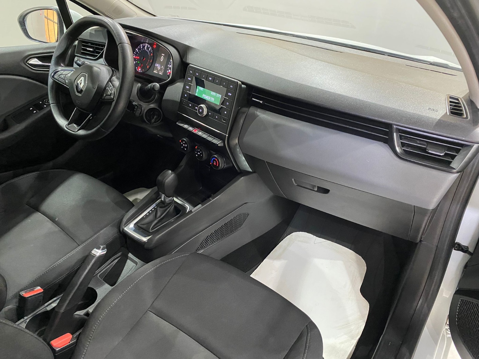 2021 Benzin Otomatik Renault Clio Beyaz Gürel Tasarım Aksesuar Otomotiv San. Tic. Ltd. Şti.