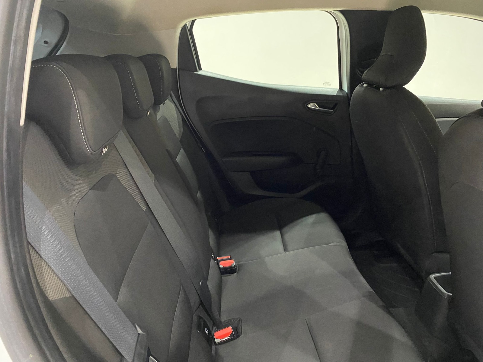 2021 Benzin Otomatik Renault Clio Beyaz Gürel Tasarım Aksesuar Otomotiv San. Tic. Ltd. Şti.