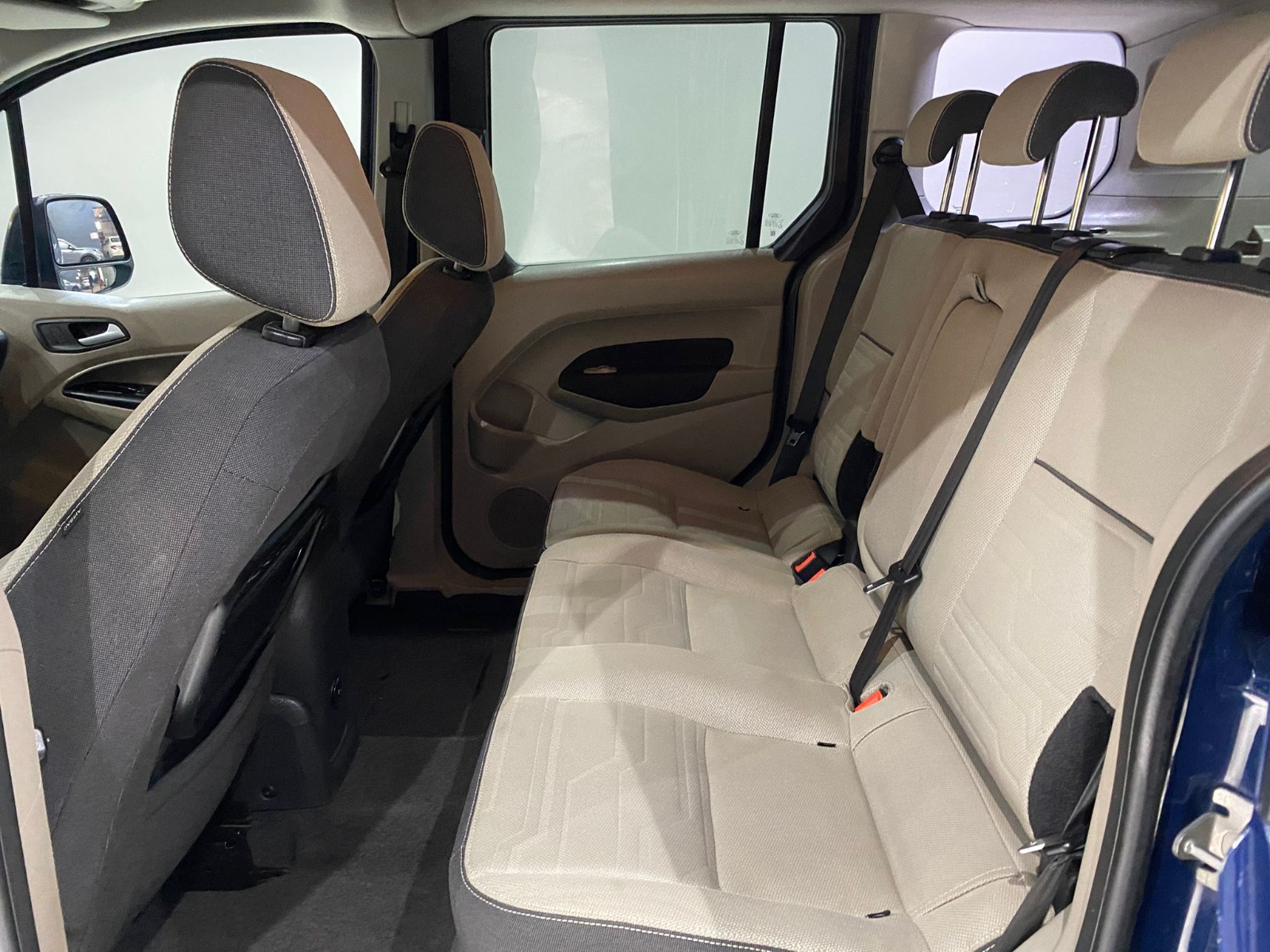 TaksitliOto.Net | 2.El Ford Tourneo Connect Kombi 1.5 TDCI SWB Titanium X Powershift | Otomatik & Dizel | Lacivert | İzmir.2el 2016 Dizel Otomatik Ford Tourneo Connect Lacivert Gürel Tasarım Aksesuar Otomotiv San. Tic. Ltd. Şti.