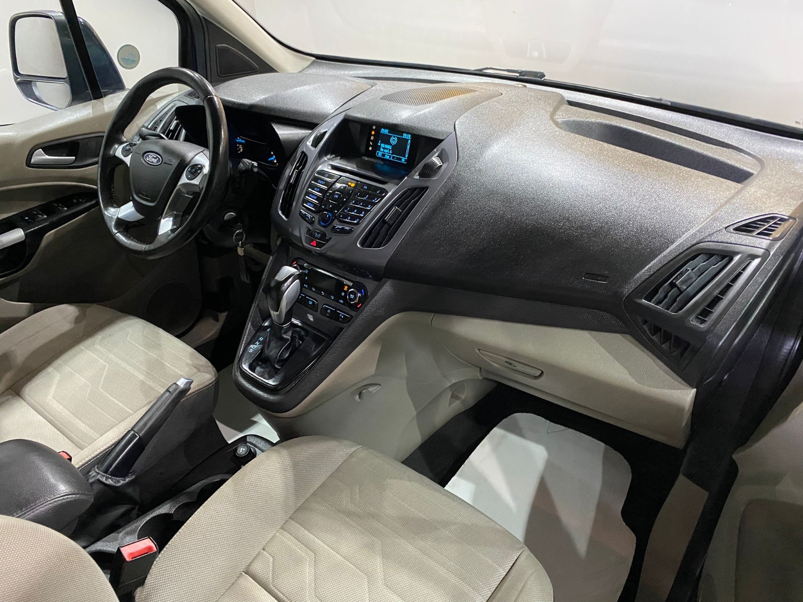 TaksitliOto.Net | 2.El Ford Tourneo Connect Kombi 1.5 TDCI SWB Titanium X Powershift | Otomatik & Dizel | Lacivert | İzmir.2el 2016 Dizel Otomatik Ford Tourneo Connect Lacivert Gürel Tasarım Aksesuar Otomotiv San. Tic. Ltd. Şti.