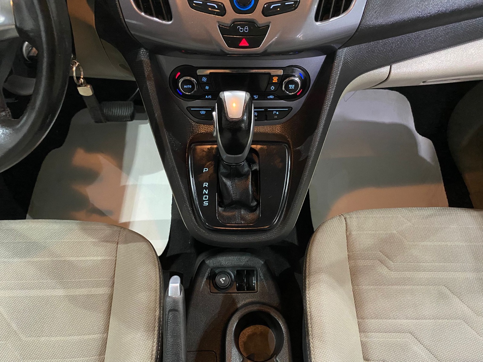 TaksitliOto.Net | 2.El Ford Tourneo Connect Kombi 1.5 TDCI SWB Titanium X Powershift | Otomatik & Dizel | Lacivert | İzmir.2el 2016 Dizel Otomatik Ford Tourneo Connect Lacivert Gürel Tasarım Aksesuar Otomotiv San. Tic. Ltd. Şti.