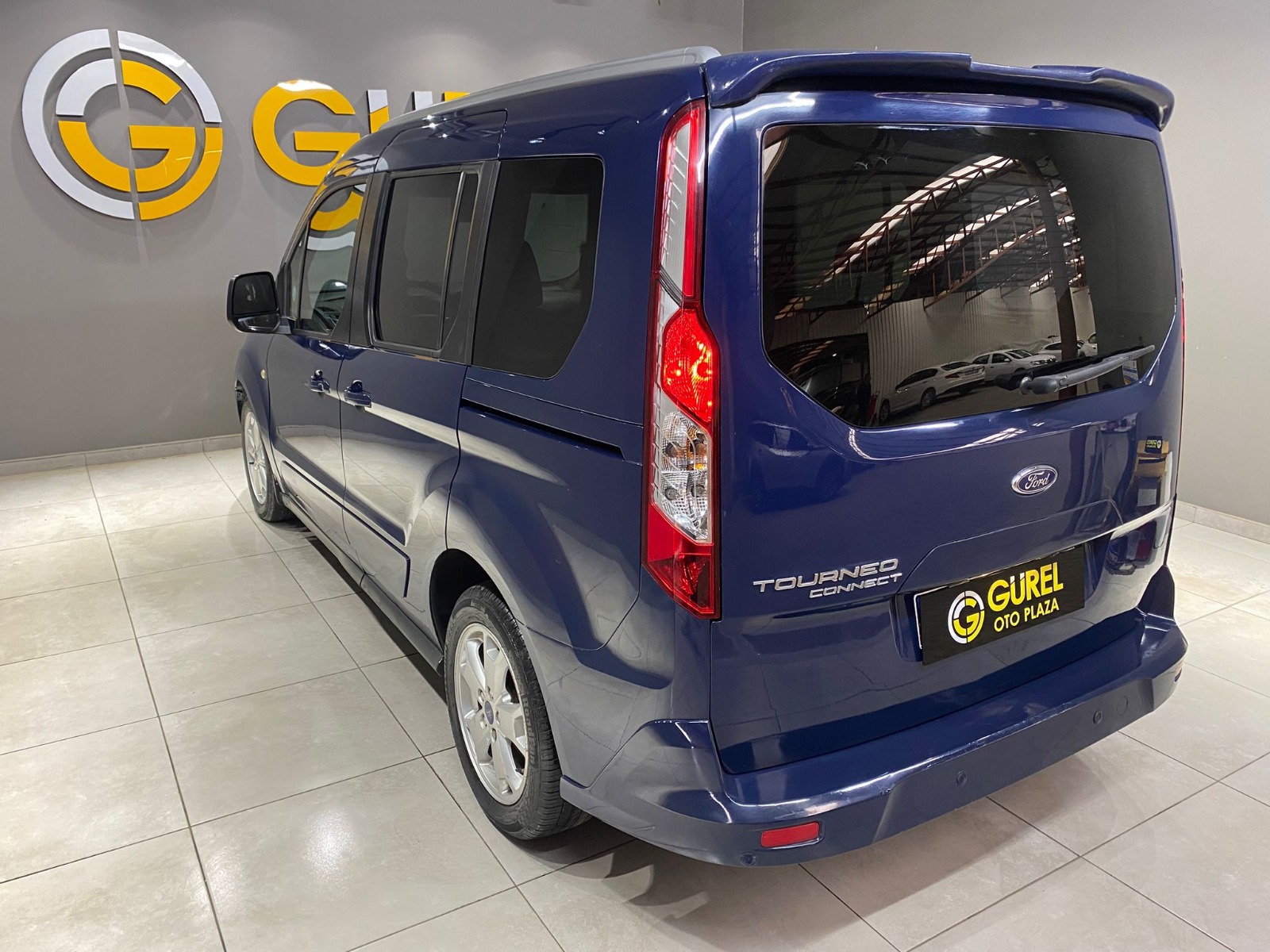 TaksitliOto.Net | 2.El Ford Tourneo Connect Kombi 1.5 TDCI SWB Titanium X Powershift | Otomatik & Dizel | Lacivert | İzmir.2el 2016 Dizel Otomatik Ford Tourneo Connect Lacivert Gürel Tasarım Aksesuar Otomotiv San. Tic. Ltd. Şti.
