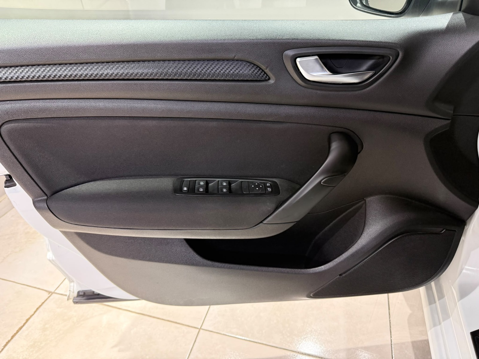2022 Benzin Otomatik Renault Megane Beyaz Gürel Tasarım Aksesuar Otomotiv San. Tic. Ltd. Şti.
