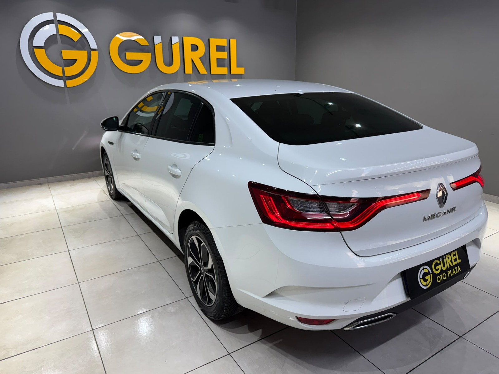 2022 Benzin Otomatik Renault Megane Beyaz Gürel Tasarım Aksesuar Otomotiv San. Tic. Ltd. Şti.