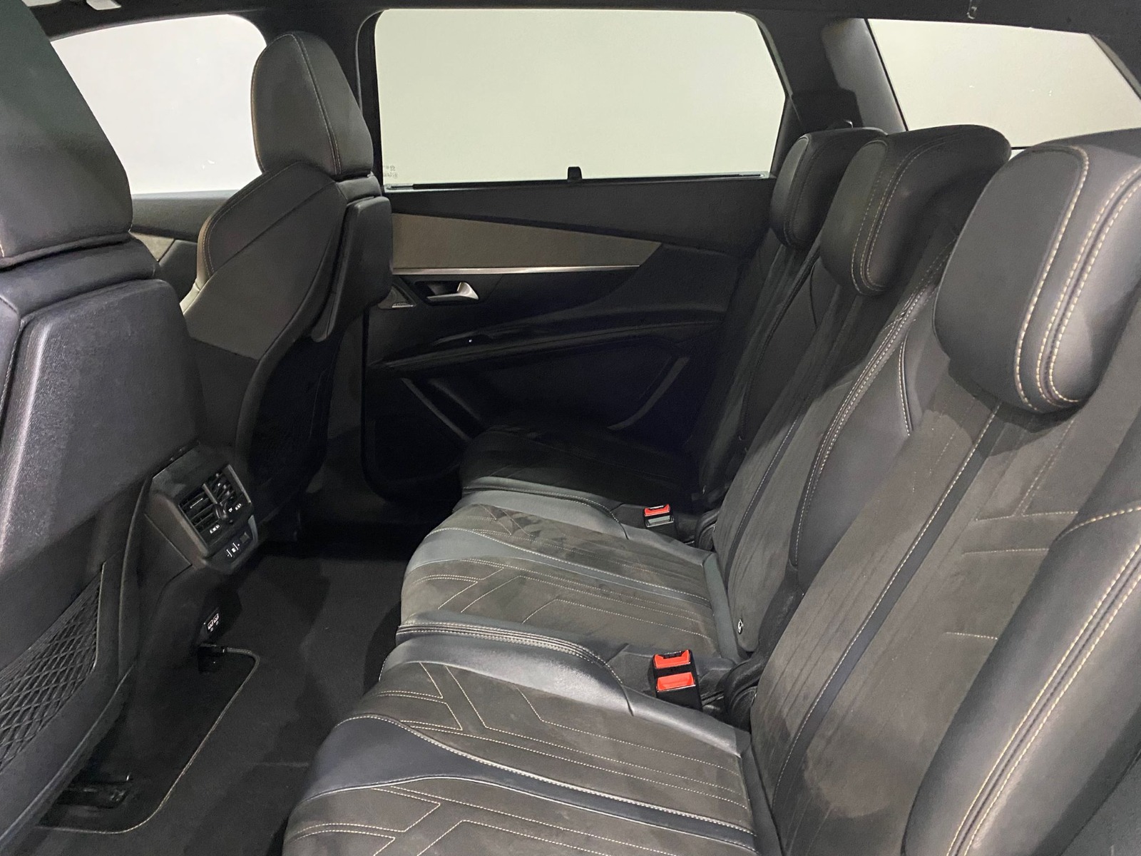 2023 Dizel Otomatik Peugeot 5008 Gri Gürel Tasarım Aksesuar Otomotiv San. Tic. Ltd. Şti.