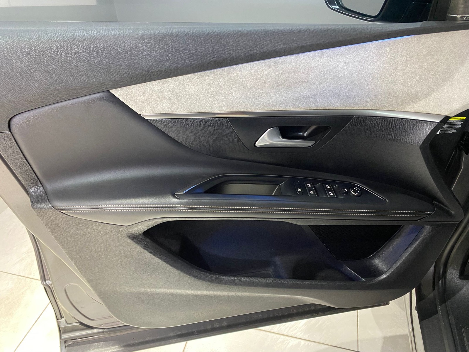 2023 Dizel Otomatik Peugeot 5008 Gri Gürel Tasarım Aksesuar Otomotiv San. Tic. Ltd. Şti.