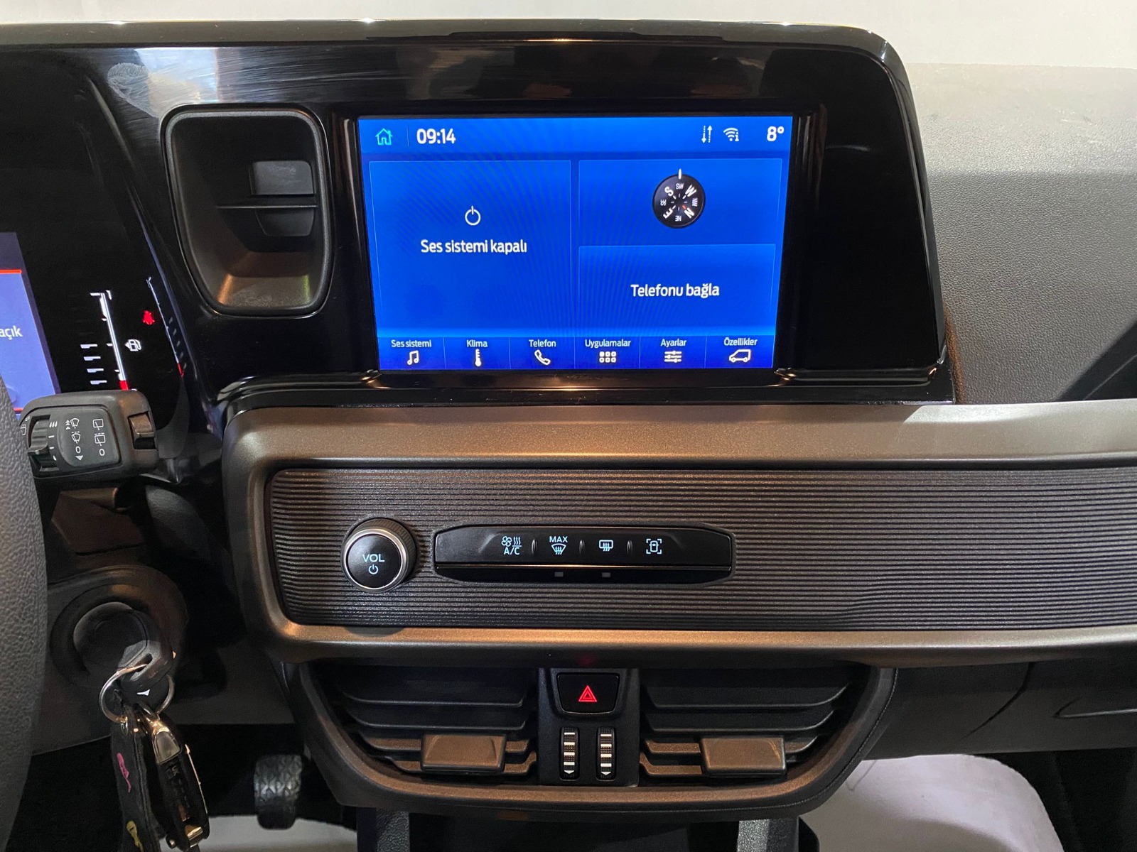 2024 Dizel Manuel Ford Tourneo Courier Beyaz Gürel Tasarım Aksesuar Otomotiv San. Tic. Ltd. Şti.