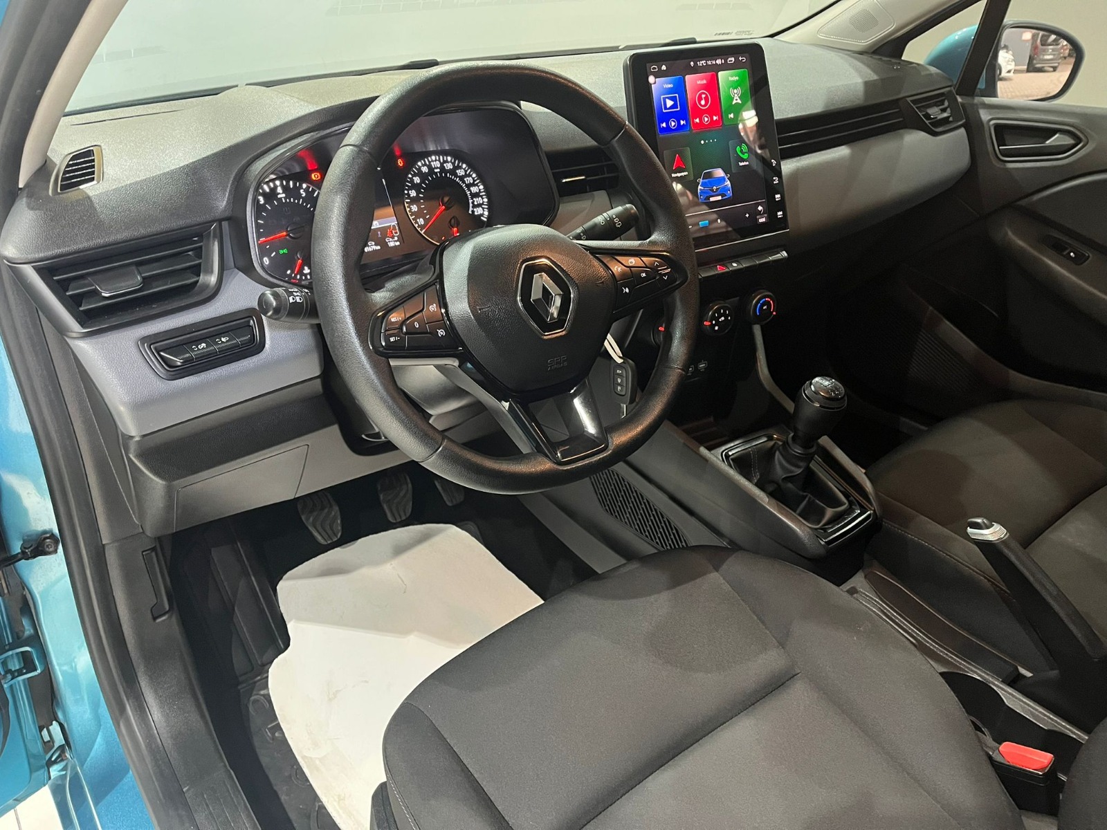 2022 Benzin Manuel Renault Clio Mavi Gürel Tasarım Aksesuar Otomotiv San. Tic. Ltd. Şti.