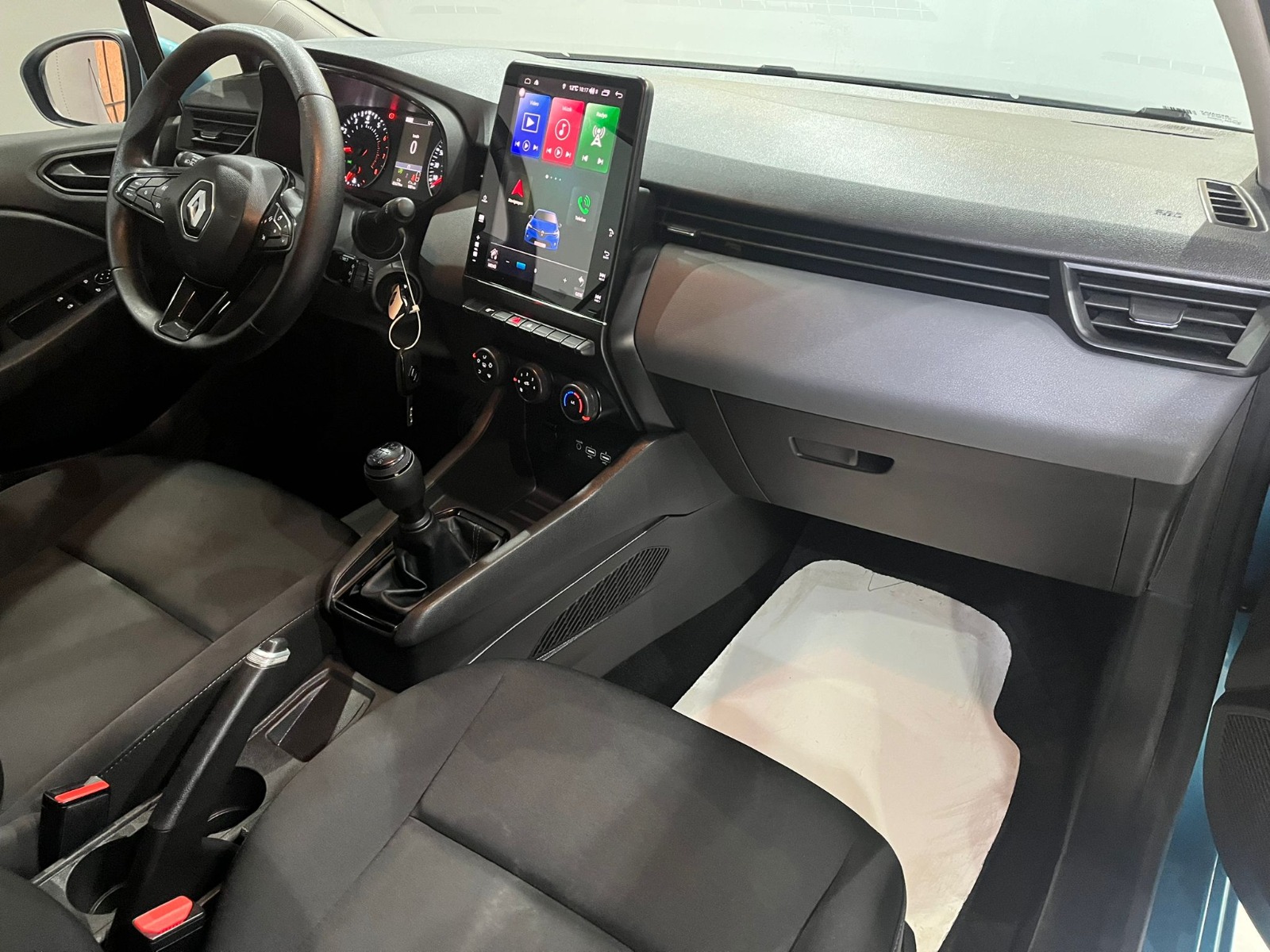 2022 Benzin Manuel Renault Clio Mavi Gürel Tasarım Aksesuar Otomotiv San. Tic. Ltd. Şti.