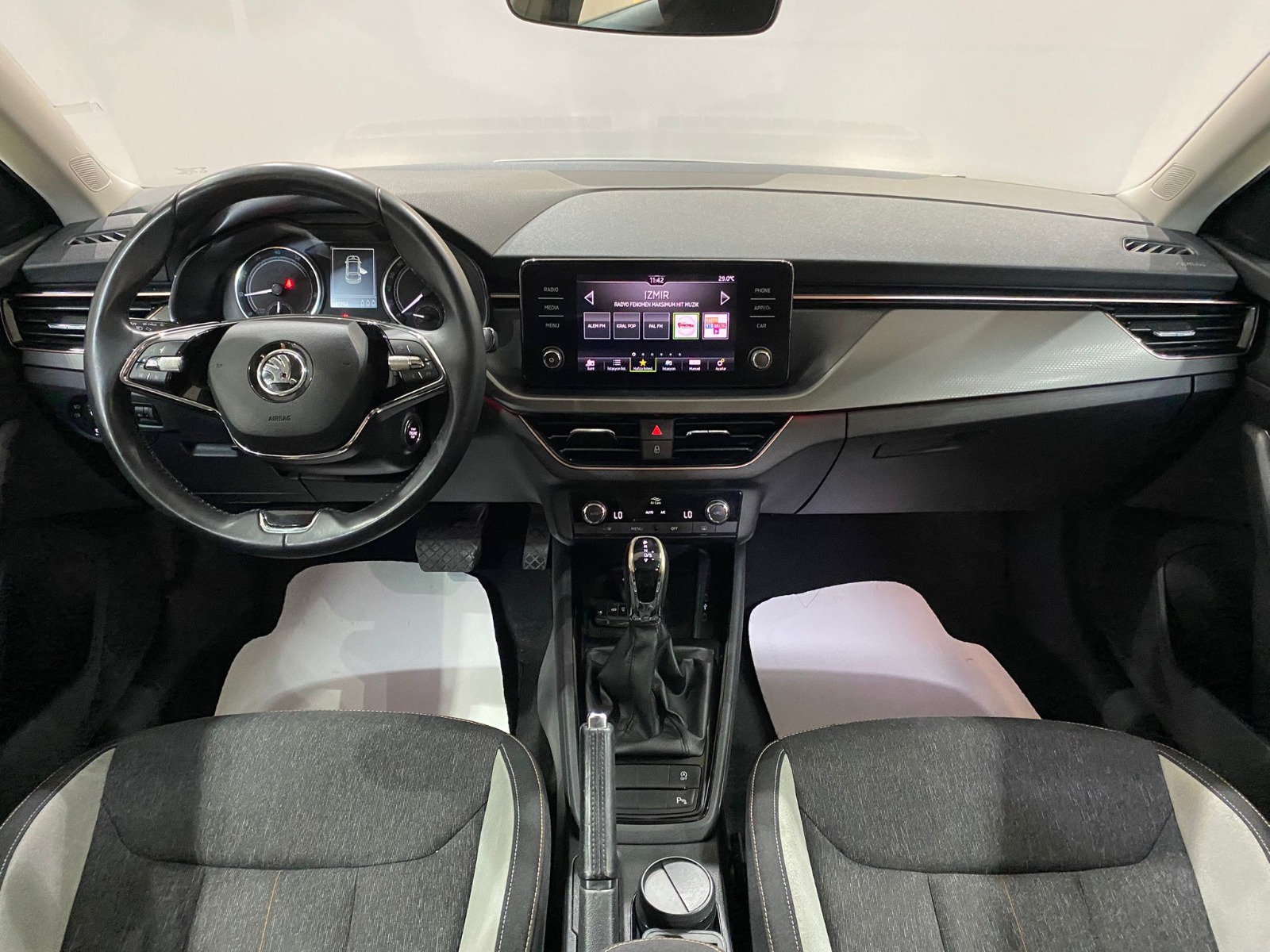 2023 Benzin Otomatik Skoda Scala Gümüş Gri Gürel Tasarım Aksesuar Otomotiv San. Tic. Ltd. Şti.