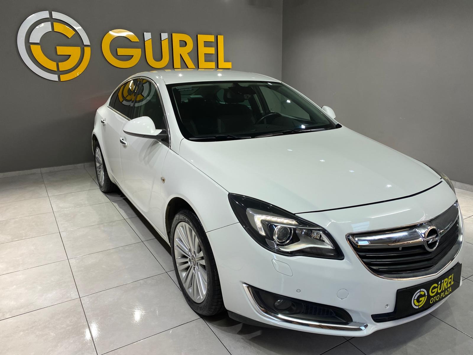 2015 Dizel Otomatik Opel Insignia Beyaz Gürel Tasarım Aksesuar Otomotiv San. Tic. Ltd. Şti.