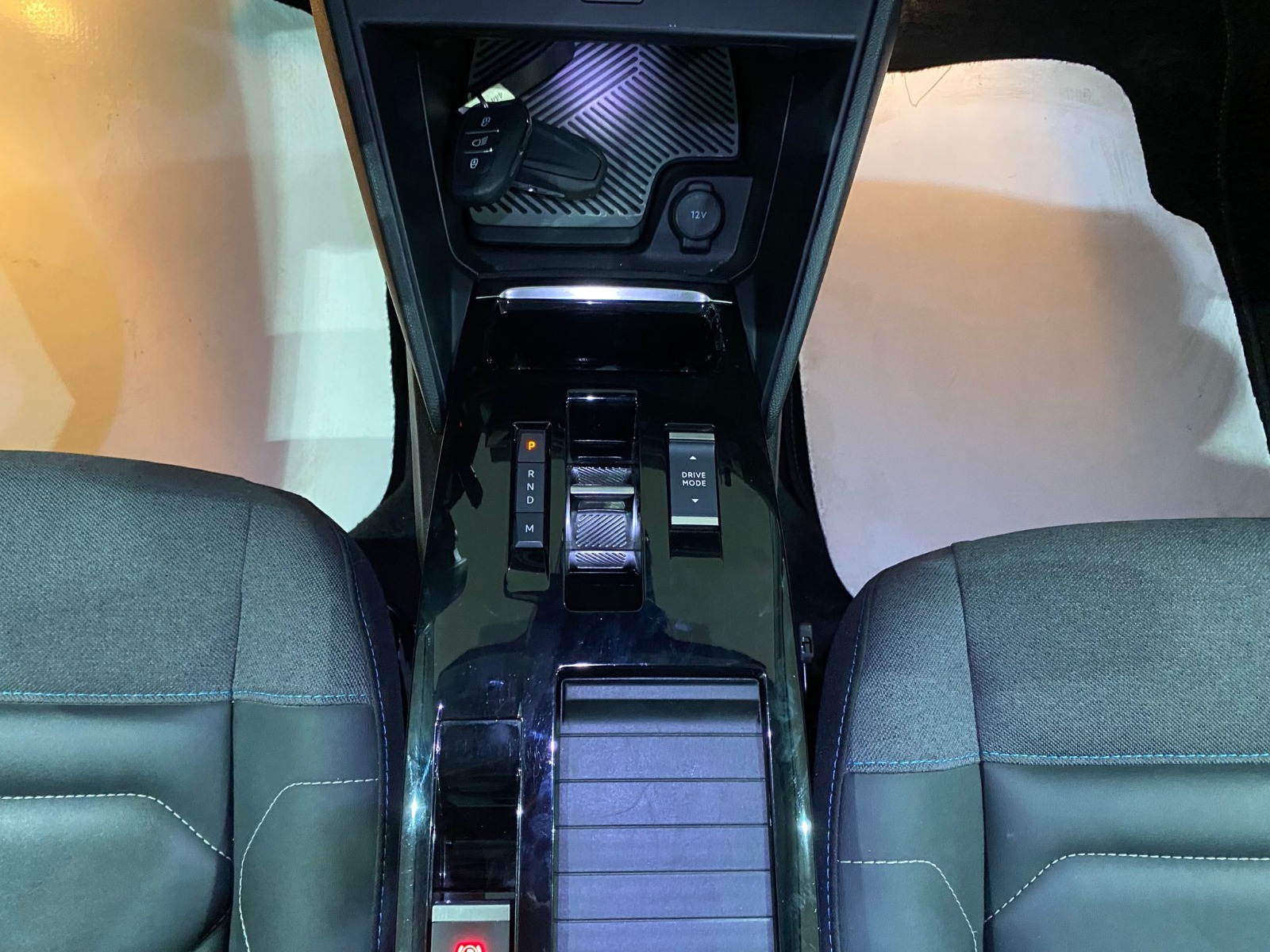 2023 Benzin Otomatik Citroen C4 Siyah Gürel Tasarım Aksesuar Otomotiv San. Tic. Ltd. Şti.