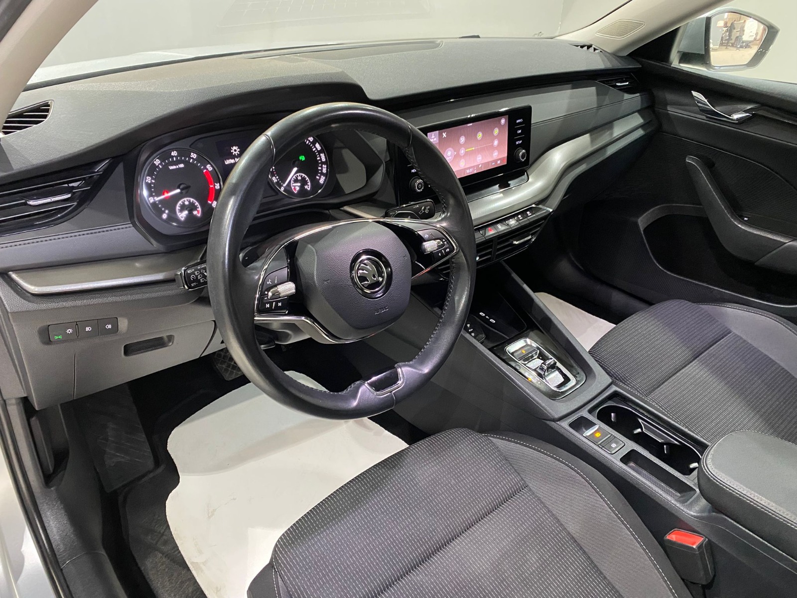 2022 Hybrid Otomatik Skoda Octavia Gümüş Gri Gürel Tasarım Aksesuar Otomotiv San. Tic. Ltd. Şti.