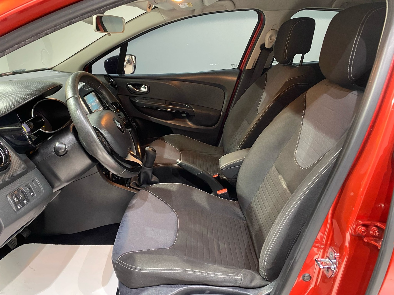 2015 Benzin + LPG Manuel Renault Clio Kırmızı Gürel Tasarım Aksesuar Otomotiv San. Tic. Ltd. Şti.